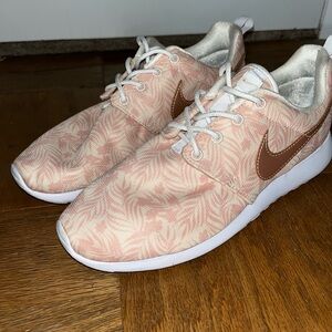 Nike Pink Patterned Sneakers